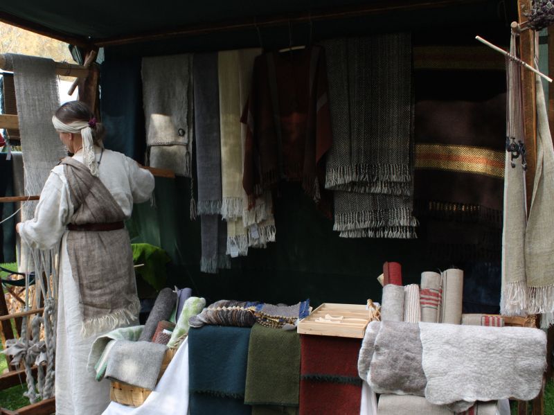 File:475 coth-rom market.jpg
