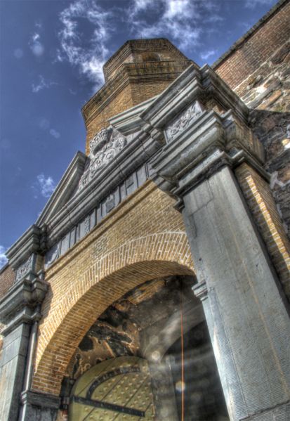 File:394 Londesh gate.jpg